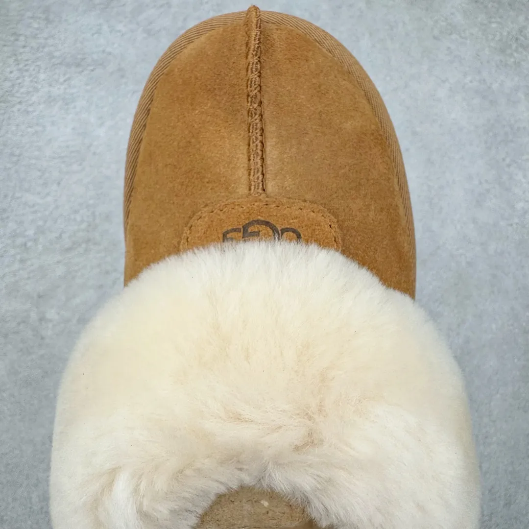 Pick up locally 💰440 UGG 5125 Star drag autumn and winter sheep fur integrated snow boots. All shoes are made of ZP. Longfeng A-grade Australian imported sheep fur integrated brand OEM production line. Fully follow the ZP process. OEM original pattern maker. Adhering to the principle of no original shoe development and selection. Pay attention to every detail. The most authentic version on the market. TREADLITE "light wing" technology outsole. Lightweight/durable/flexible/pile size: 35 36 37 38 39 40 Coding: by2936040
